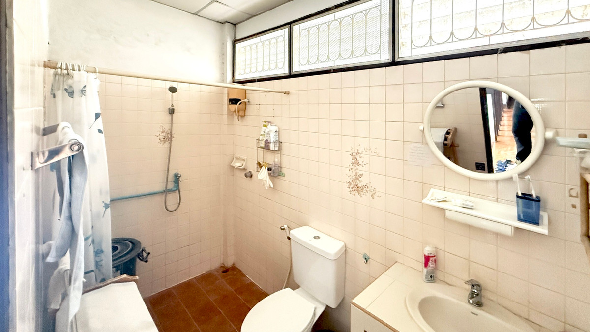 ขายทาวน์โฮมลาดพร้าว101 แฮปปี้แลนด์ : ทาวน์เฮาส์ ประชากรไทย ลาดพร้าว 93 / 4 ห้องนอน (ขาย), Townhouse Thai Population Ladprao 93 (FOR SALE) FAHS034