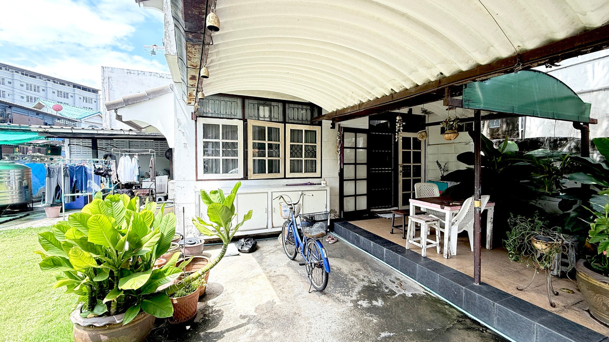 ขายทาวน์โฮมลาดพร้าว101 แฮปปี้แลนด์ : ทาวน์เฮาส์ ประชากรไทย ลาดพร้าว 93 / 4 ห้องนอน (ขาย), Townhouse Thai Population Ladprao 93 (FOR SALE) FAHS034