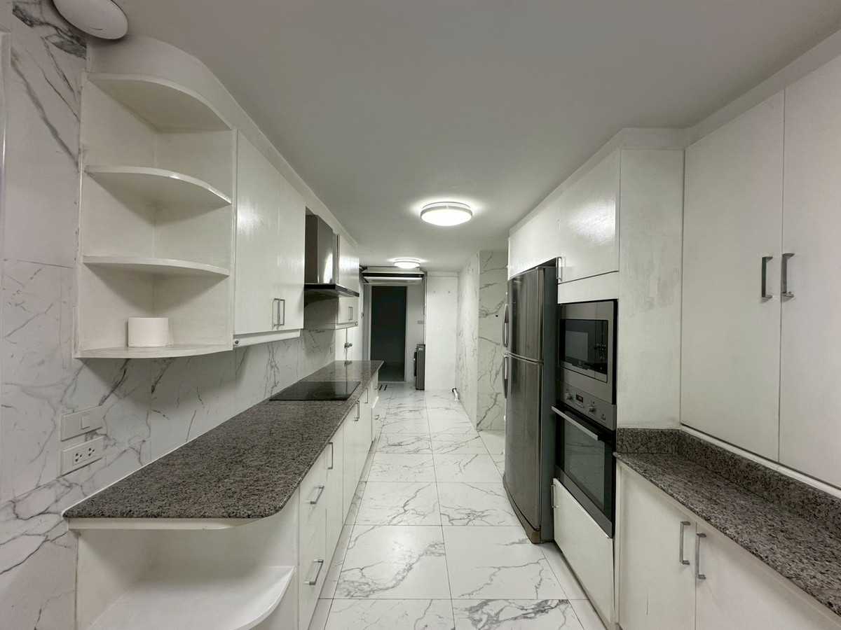 For RentCondoWitthayu, Chidlom, Langsuan, Ploenchit : 🌿 Rare 251 SQ.M. Luxury Residence in the heart of Lumpini | near BTS Chidlom ✨ Extra large room, 3 bedrooms, 251 sq m., premium Lumpini location.