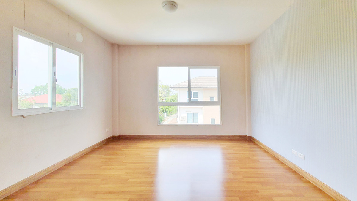 ขายบ้านพระราม 5 ราชพฤกษ์ บางกรวย : ขายด่วนบ้านเดี่ยว 3 ชั้น หลังริม MIND ปิ่นเกล้า-จรัญ 5 ห้องนอน 5 ห้องน้ำ พื้นที่เยอะ ต่อเติมครบพร้อมอยู่ ใกล้ทางด่วนศรีรัช คุ้มมาก 