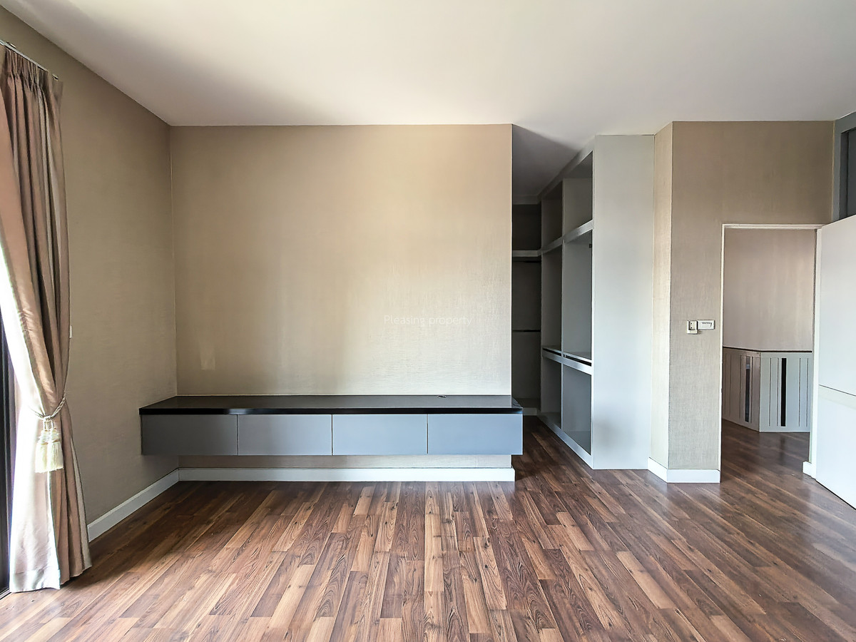 ขายบ้านลาดกระบัง สุวรรณภูมิ : บ้านเดี่ยว ร่มรื่น ใกล้อ่อนนุช จอดรถได้ 6 คัน