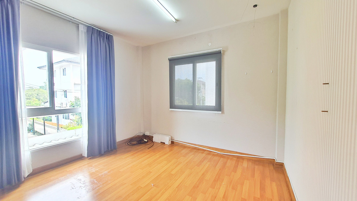 ขายบ้านพระราม 5 ราชพฤกษ์ บางกรวย : ขายด่วนบ้านเดี่ยว 3 ชั้น หลังริม MIND ปิ่นเกล้า-จรัญ 5 ห้องนอน 5 ห้องน้ำ พื้นที่เยอะ ต่อเติมครบพร้อมอยู่ ใกล้ทางด่วนศรีรัช คุ้มมาก 