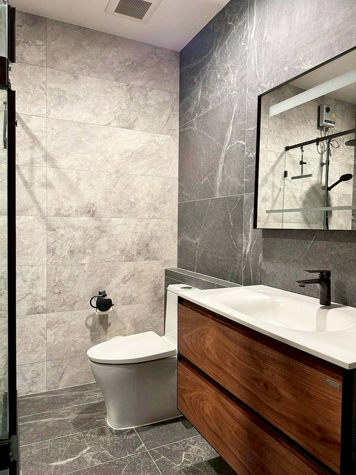 For SaleTownhomeSukhumvit, Asoke, Thonglor : For sale‼️ Baan Klang Krung Thonglor project, 4 floors, 26 sq m, in the heart of Thonglor, Newly Renovated, Khlong Tan Nuea Subdistrict, Watthana District, Bangkok, price 50,000,000 baht.