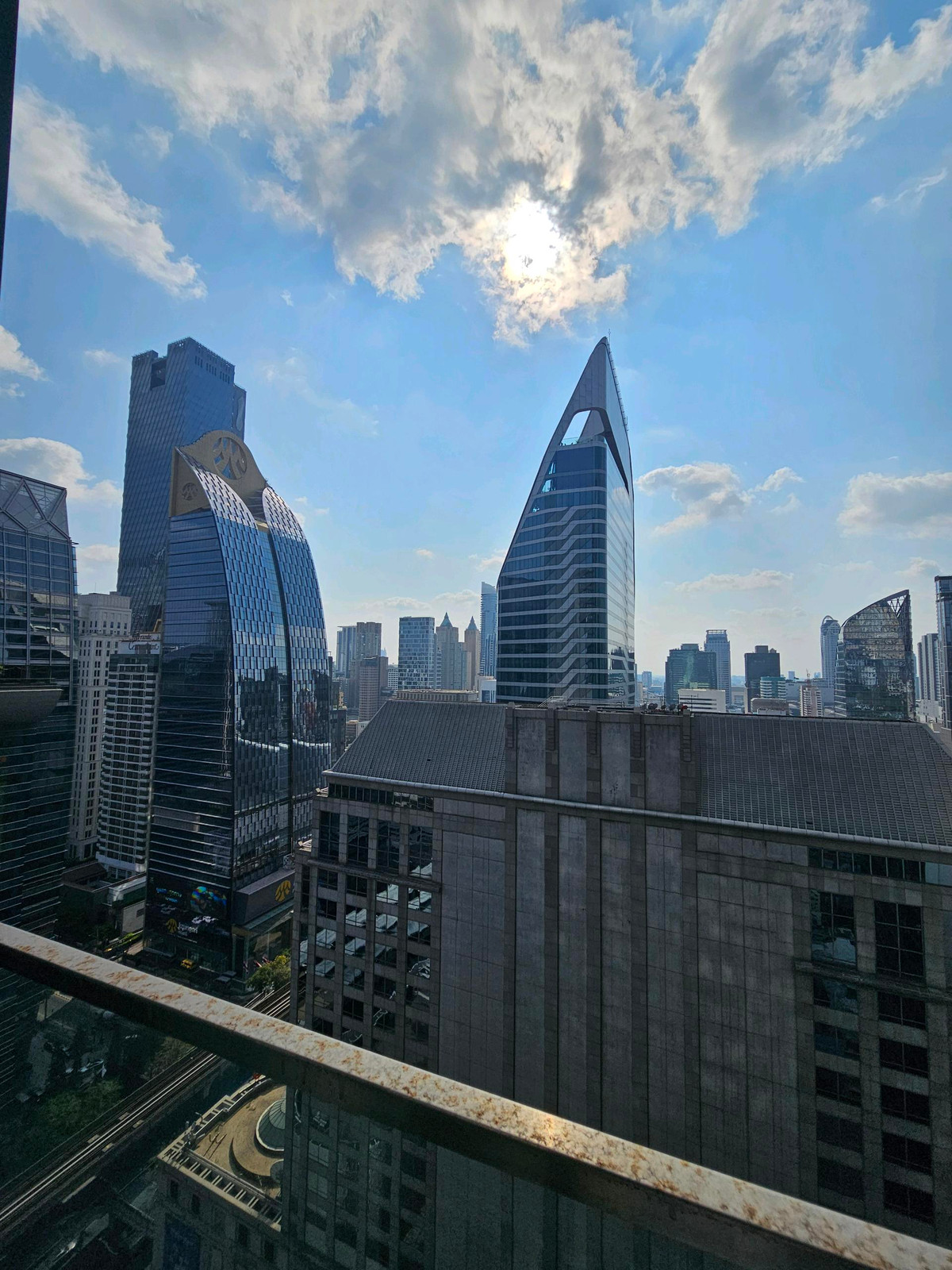 ให้เช่าคอนโดวิทยุ ชิดลม หลังสวน : 🔥ให้เช่า🔥 Noble เพลินจิต 1 ห้องนอน 45ตรม. พร้อมเข้าอยู่!