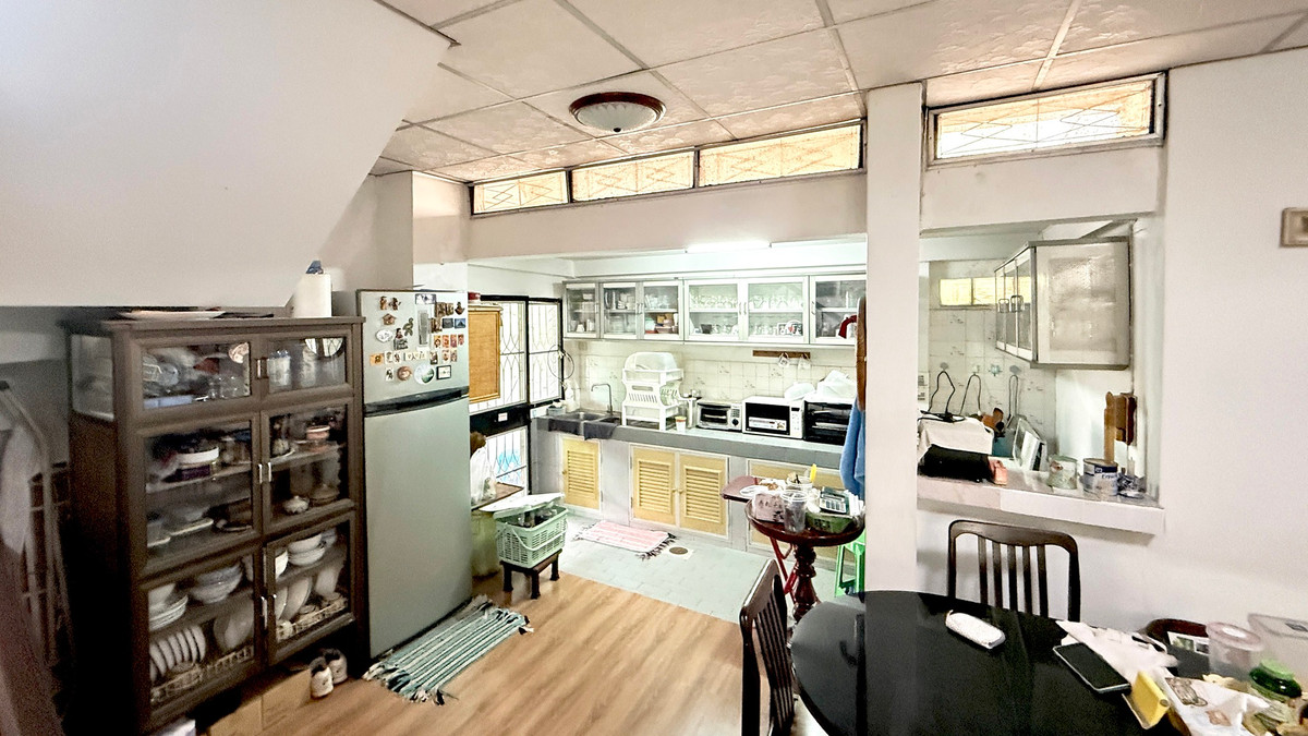 ขายทาวน์โฮมลาดพร้าว101 แฮปปี้แลนด์ : ทาวน์เฮาส์ ประชากรไทย ลาดพร้าว 93 / 4 ห้องนอน (ขาย), Townhouse Thai Population Ladprao 93 (FOR SALE) FAHS034