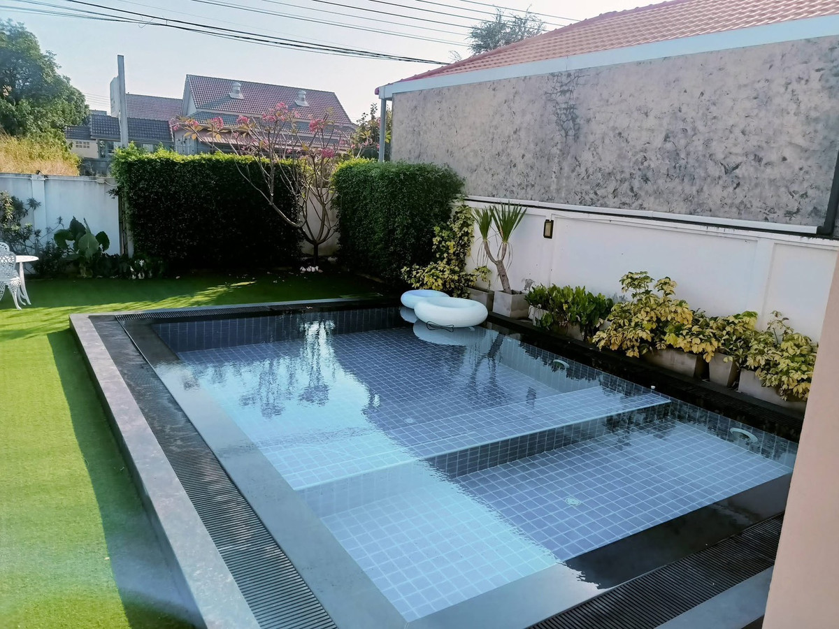 For RentHousePattaya, Bangsaen, Chonburi : Single house Sunshine Poolvilla / 3 Bedrooms (FOR RENT) AM071