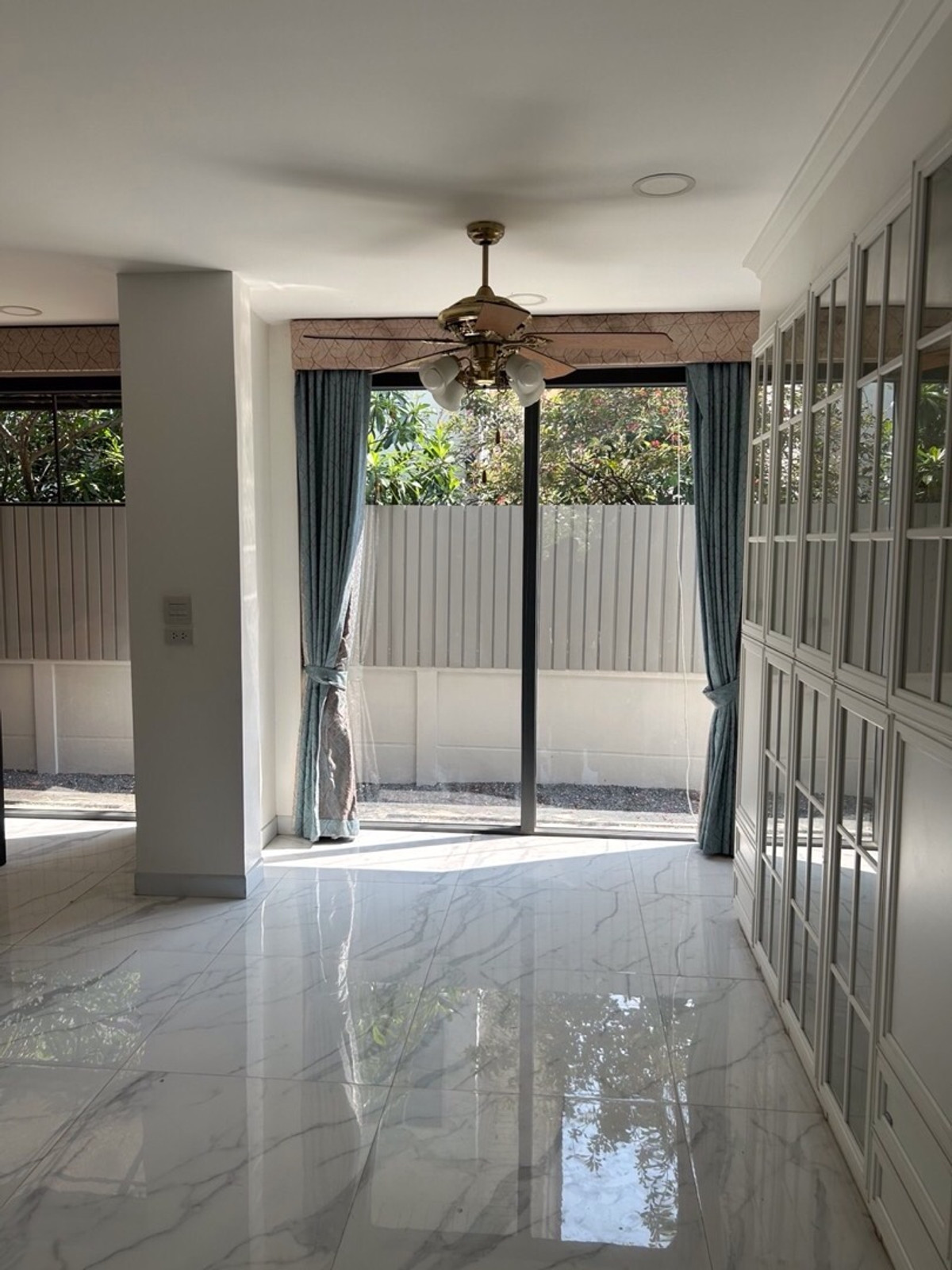 ให้เช่าบ้านมีนบุรี-ร่มเกล้า : บ้านเดี่ยวสไตล์หรู 2ชั้น ให้เช่า หมู่บ้านเพอเฟคเพลส รามคำแหง 164 เนื้อที่127 ตารางวา มีนบุรี กรุงเทพ10510