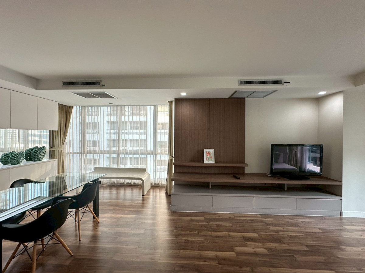 For RentCondoWitthayu, Chidlom, Langsuan, Ploenchit : ✨Condo for rent, The Rajdamri, 3 bedrooms, fully furnished and electrical appliances, convenient travel, near BTS Ratchadamri, Lumpini Park.