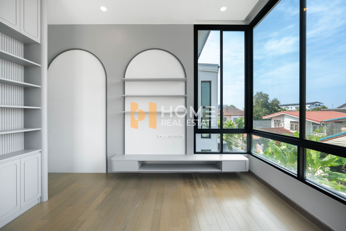 ขายบ้านเกษตรศาสตร์ รัชโยธิน : บ้านแปลงมุม ใกล้ BTS เพียง 500 ม. ✨ บ้านพร้อมที่ดิน เดอะ มาสเตอร์ เอกมัย - รามอินทรา / 5 ห้องนอน (ขาย), House with land The Master Ekkamai - Ramintra / 5 Bedrooms (FOR SALE) TPM335