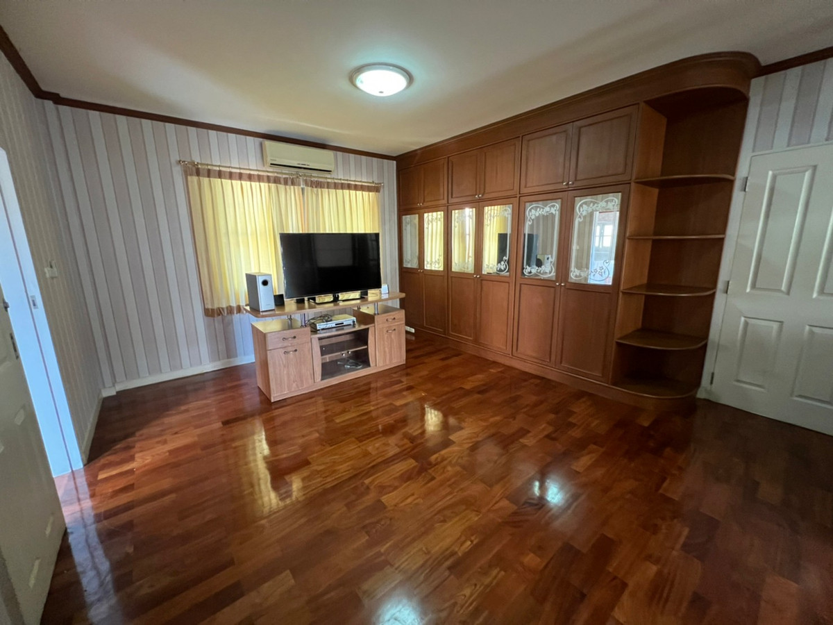 ให้เช่าบ้านปิ่นเกล้า จรัญสนิทวงศ์ : บ้านเดี่ยว 130ตรว. ติดถนนกาญจนาภิเษก ตรงข้ามโลตัส บางใหญ่ สวยงาม เฟอร์นิเจอร์ครบ 3ห้องนอน