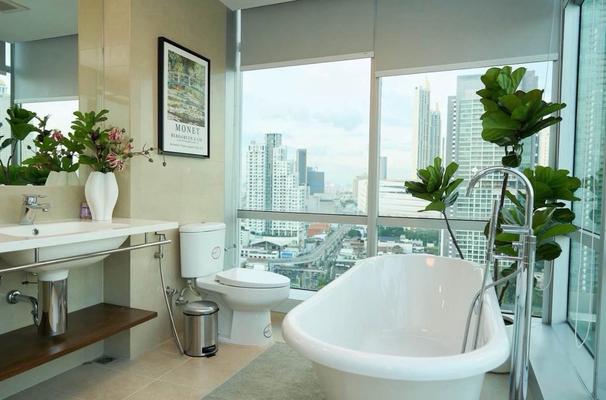 CondoWongwianyai, Charoennakor : Riverfront Condo Baan Sathorn Chaopraya Spacious Residence with Panoramic Chao Phraya View in Prime Riverside Location