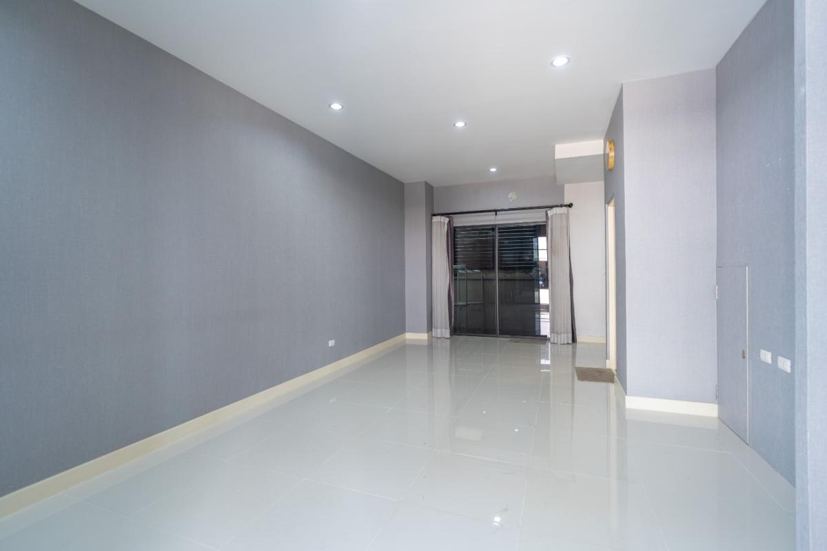 For RentHousePattanakan, Srinakarin : 🔥For Rent Immediately🔥 Baan Klang Muang The Edition Rama 9 - Bangkok Kreetha, 3 bedrooms, 3 bathrooms. Brand new house, excellent condition, convenient location, ready to move in❗