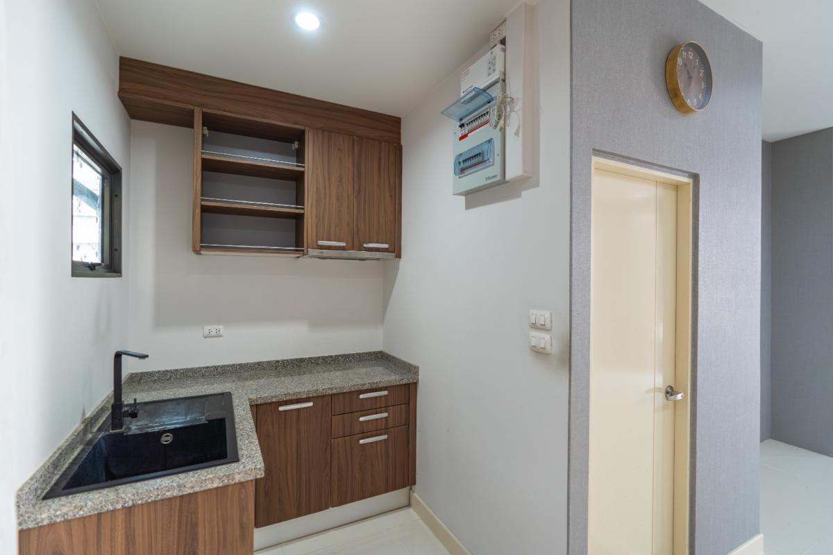 For RentHousePattanakan, Srinakarin : 🔥For Rent Immediately🔥 Baan Klang Muang The Edition Rama 9 - Bangkok Kreetha, 3 bedrooms, 3 bathrooms. Brand new house, excellent condition, convenient location, ready to move in❗