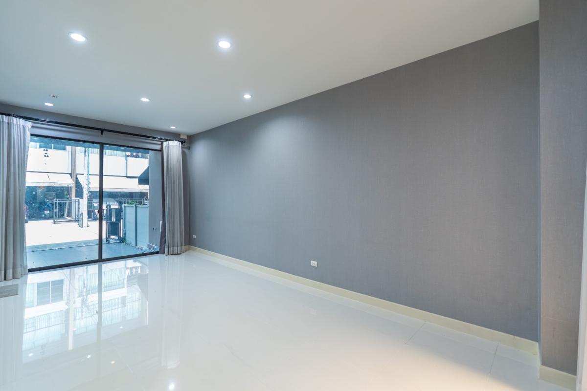 For RentHousePattanakan, Srinakarin : 🔥For Rent Immediately🔥 Baan Klang Muang The Edition Rama 9 - Bangkok Kreetha, 3 bedrooms, 3 bathrooms. Brand new house, excellent condition, convenient location, ready to move in❗