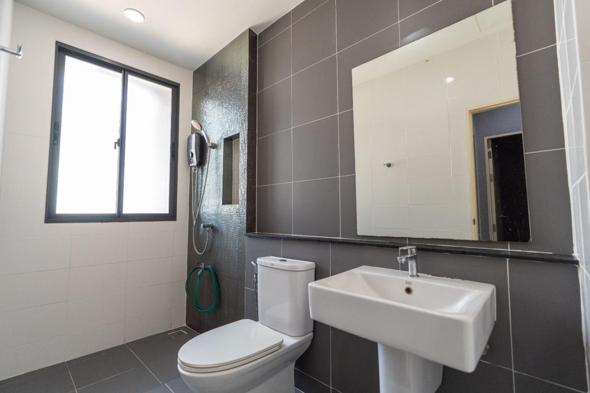 For RentHousePattanakan, Srinakarin : 🔥For Rent Immediately🔥 Baan Klang Muang The Edition Rama 9 - Bangkok Kreetha, 3 bedrooms, 3 bathrooms. Brand new house, excellent condition, convenient location, ready to move in❗