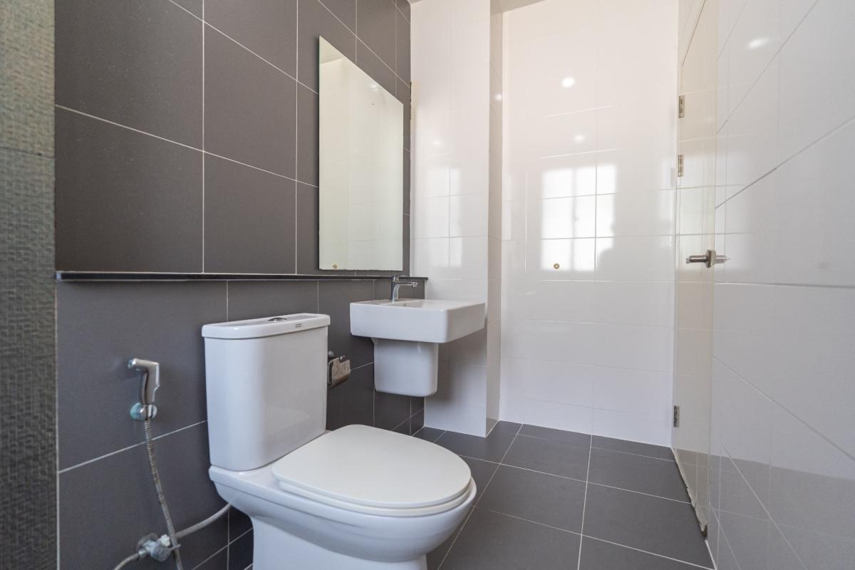 For RentHousePattanakan, Srinakarin : 🔥For Rent Immediately🔥 Baan Klang Muang The Edition Rama 9 - Bangkok Kreetha, 3 bedrooms, 3 bathrooms. Brand new house, excellent condition, convenient location, ready to move in❗