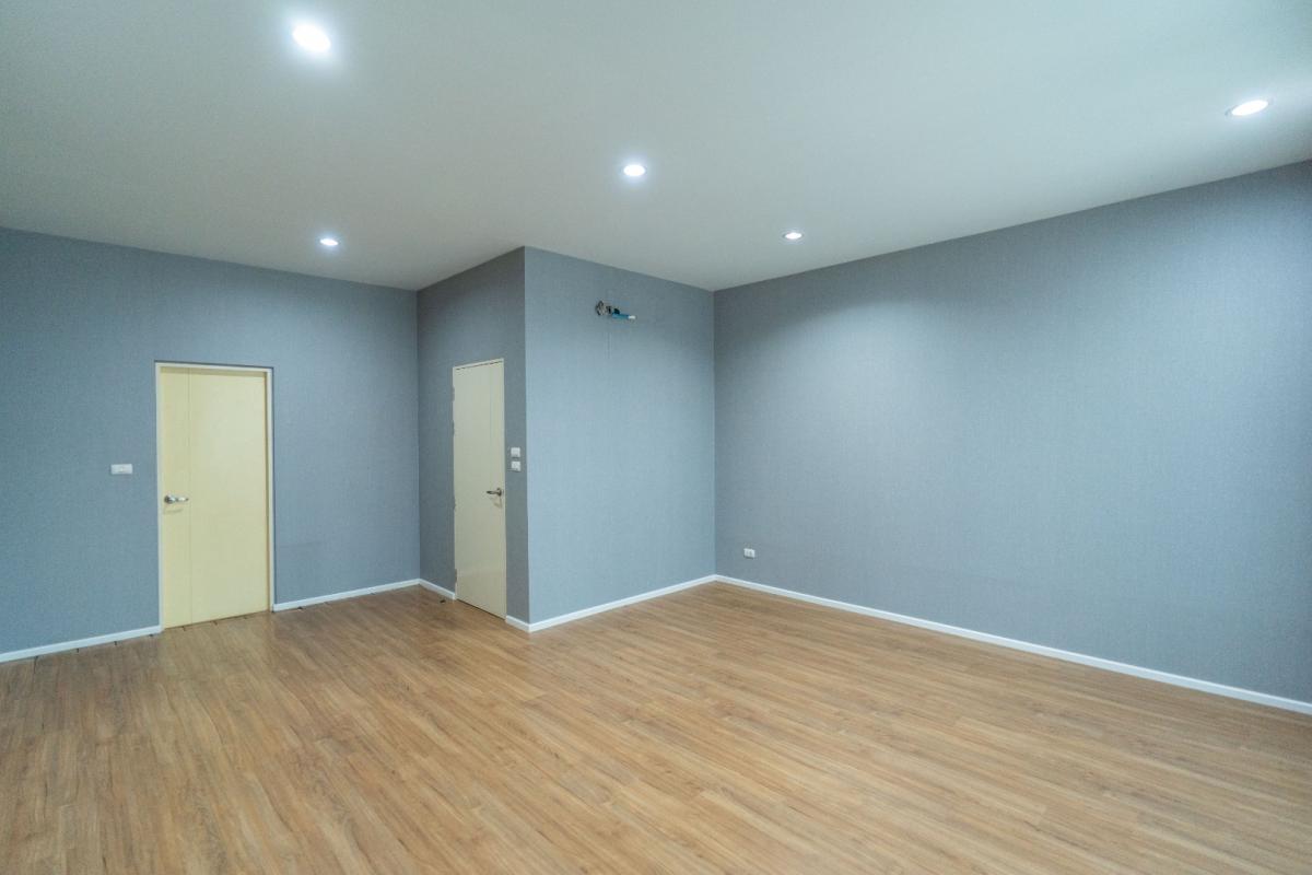 For RentHousePattanakan, Srinakarin : 🔥For Rent Immediately🔥 Baan Klang Muang The Edition Rama 9 - Bangkok Kreetha, 3 bedrooms, 3 bathrooms. Brand new house, excellent condition, convenient location, ready to move in❗