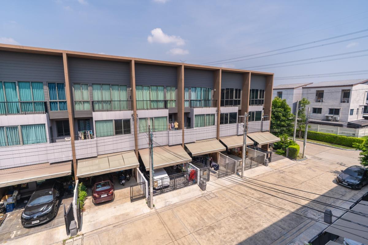 For RentHousePattanakan, Srinakarin : 🔥For Rent Immediately🔥 Baan Klang Muang The Edition Rama 9 - Bangkok Kreetha, 3 bedrooms, 3 bathrooms. Brand new house, excellent condition, convenient location, ready to move in❗