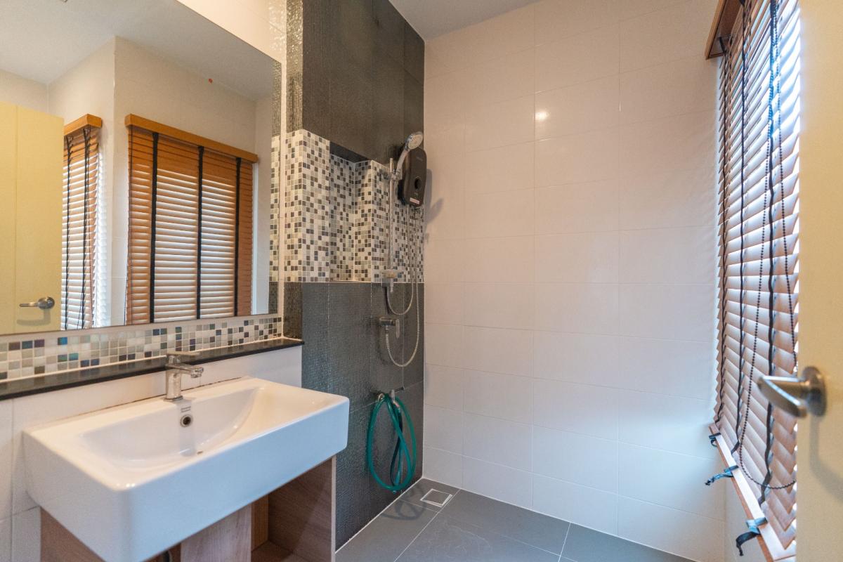 For RentHousePattanakan, Srinakarin : 🔥For Rent Immediately🔥 Baan Klang Muang The Edition Rama 9 - Bangkok Kreetha, 3 bedrooms, 3 bathrooms. Brand new house, excellent condition, convenient location, ready to move in❗