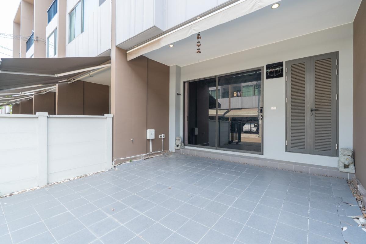 For RentHousePattanakan, Srinakarin : 🔥For Rent Immediately🔥 Baan Klang Muang The Edition Rama 9 - Bangkok Kreetha, 3 bedrooms, 3 bathrooms. Brand new house, excellent condition, convenient location, ready to move in❗