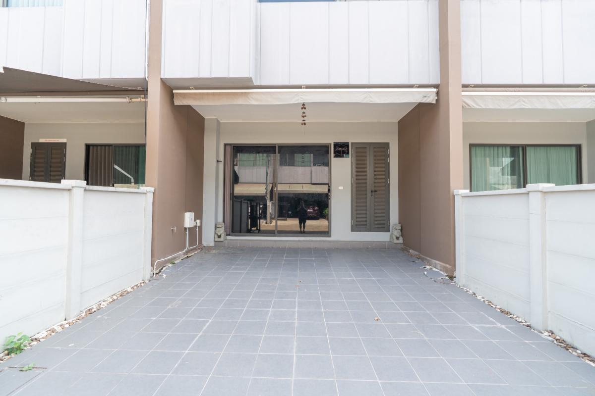 For RentHousePattanakan, Srinakarin : 🔥For Rent Immediately🔥 Baan Klang Muang The Edition Rama 9 - Bangkok Kreetha, 3 bedrooms, 3 bathrooms. Brand new house, excellent condition, convenient location, ready to move in❗