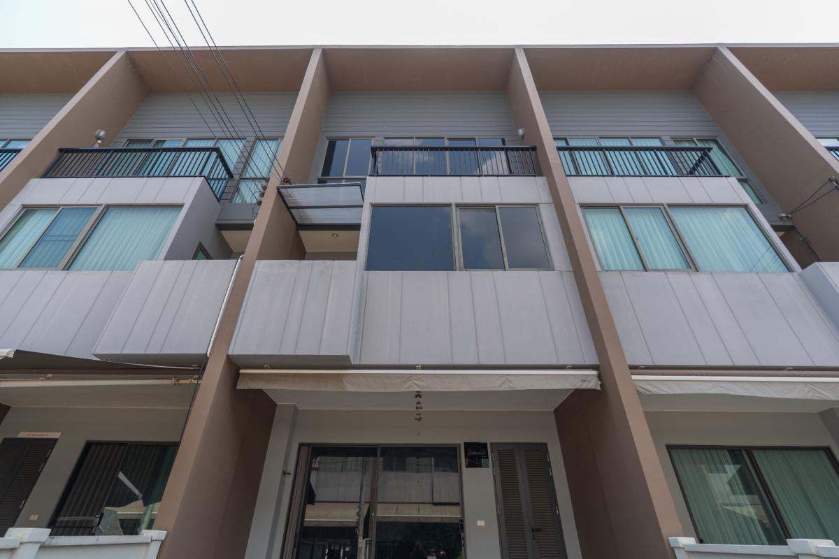 For RentHousePattanakan, Srinakarin : 🔥For Rent Immediately🔥 Baan Klang Muang The Edition Rama 9 - Bangkok Kreetha, 3 bedrooms, 3 bathrooms. Brand new house, excellent condition, convenient location, ready to move in❗