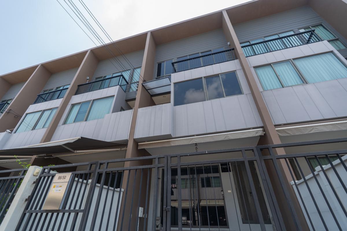 For RentHousePattanakan, Srinakarin : 🔥For Rent Immediately🔥 Baan Klang Muang The Edition Rama 9 - Bangkok Kreetha, 3 bedrooms, 3 bathrooms. Brand new house, excellent condition, convenient location, ready to move in❗