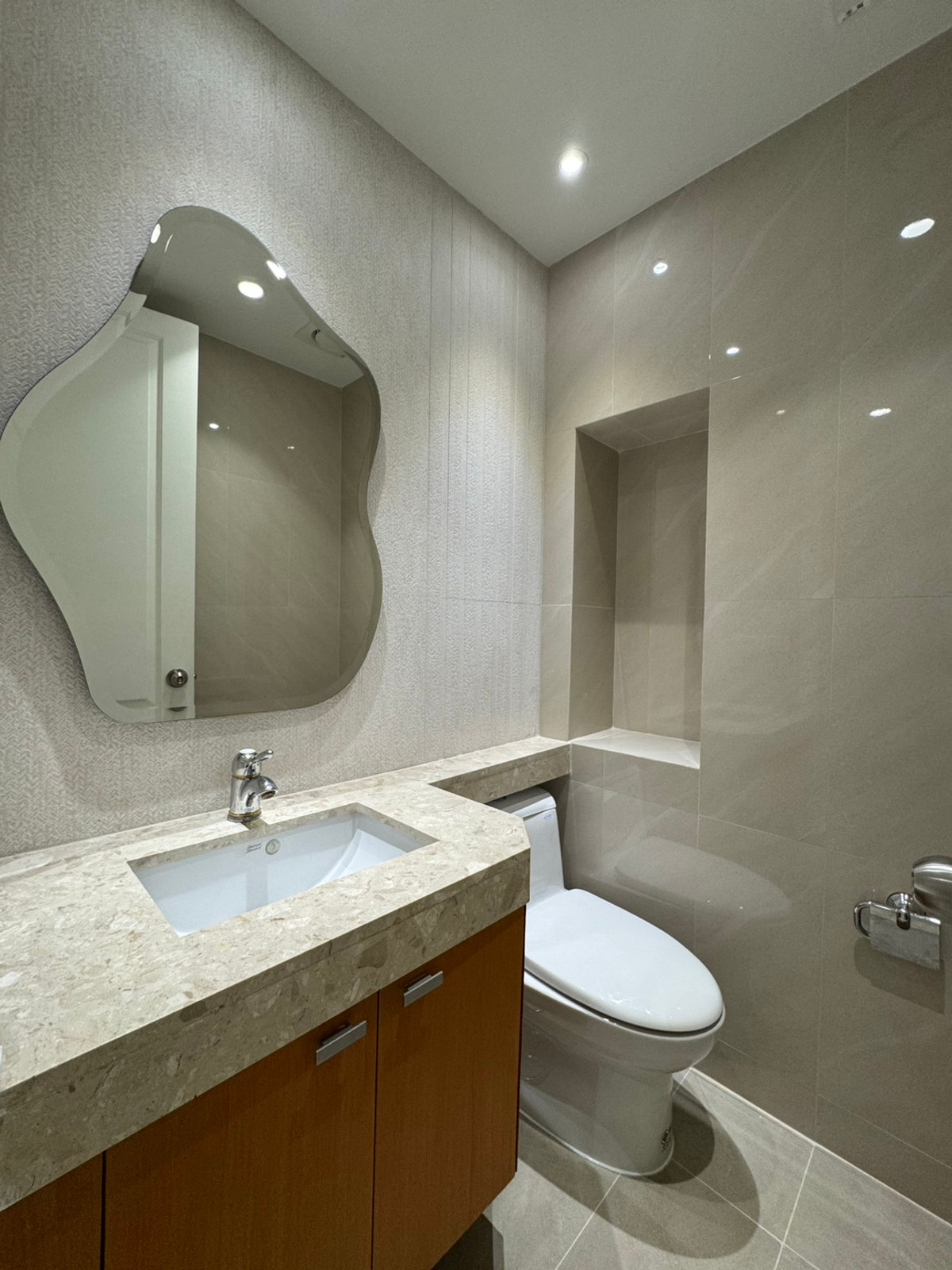 For RentCondoWitthayu, Chidlom, Langsuan, Ploenchit : For Rent Condo Athenee Residence, Ruamrudee Prime Embassy District , Wireless Road Area (S15-7939) 