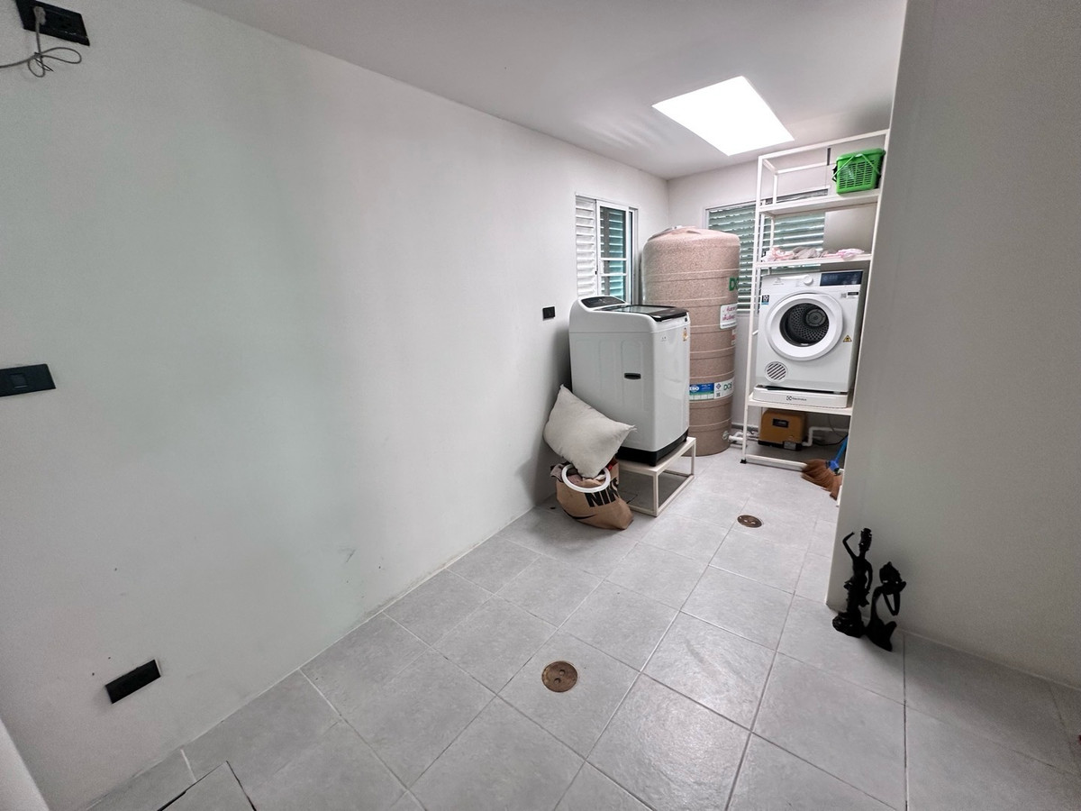 ให้เช่าบ้านพระราม 9 เพชรบุรีตัดใหม่ RCA : ให้เช่าบ้านพระราม9