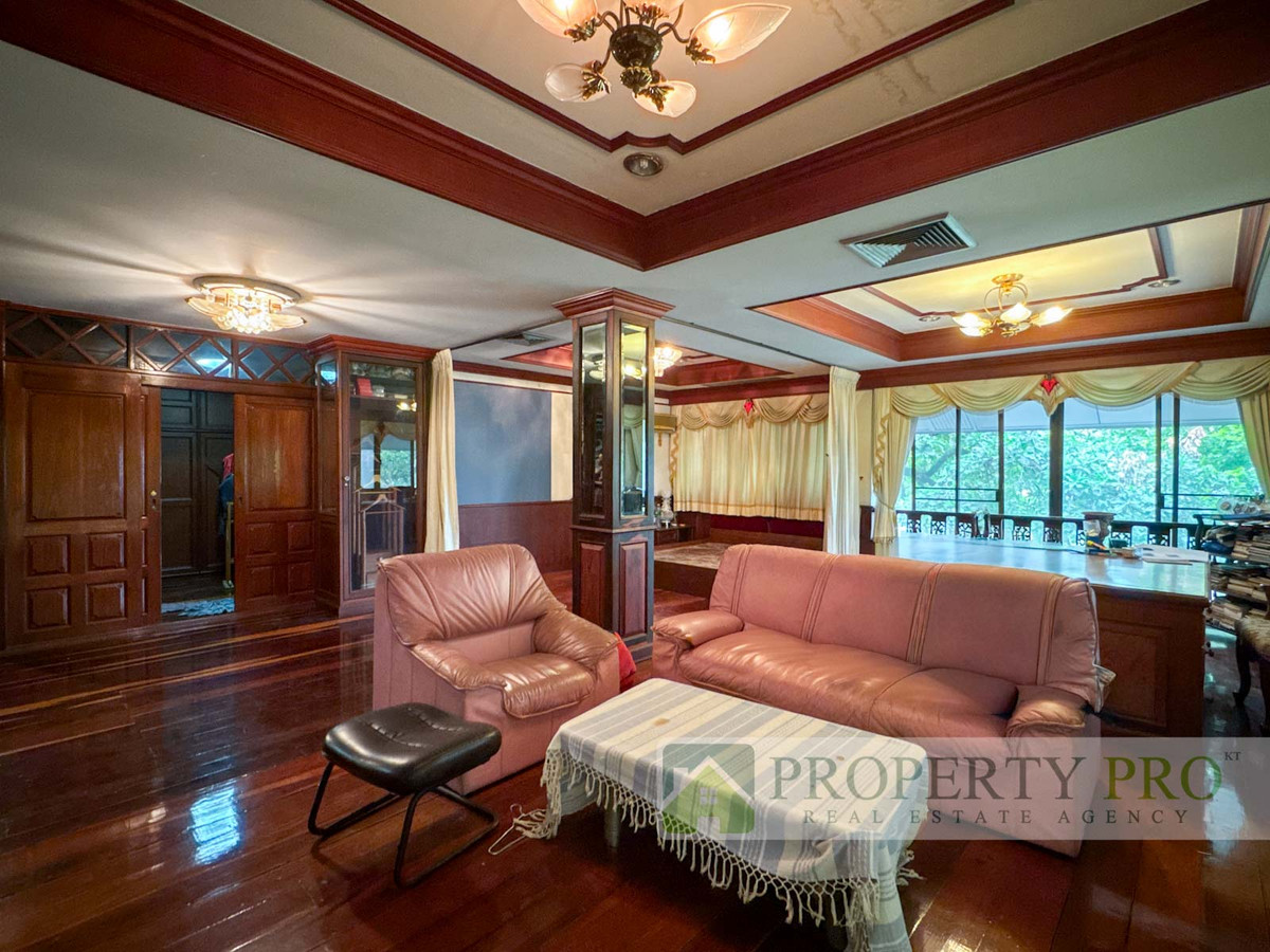 For SaleHouseChaengwatana, Muangthong : 2 Story Detached house for Sale Ban Sahakon Khehasathan 3 Soi Tiwanon-Pak Kret 22, 4 beds 4 baths 300 Sqw Near Pak Kert Bypass Chaeng Watthana Rama IV Bridge Expressway : KT26S-003