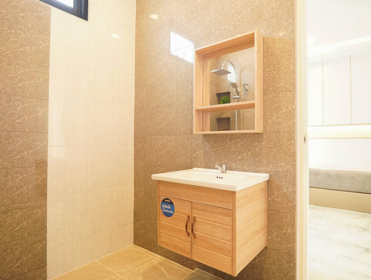 For SaleHousePattaya, Bangsaen, Chonburi : Village Pattaya Rungrueng / 3 Bedrooms (For Sale), Moo Baan Pattaya Rungrueng / 3 Bedrooms (FOR SALE) BEWN083