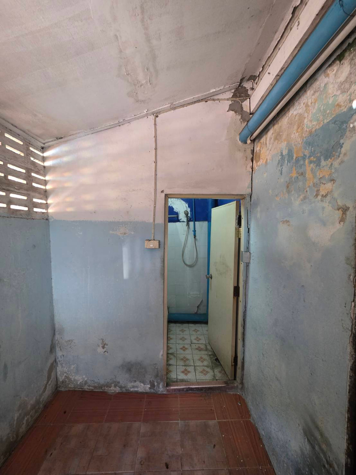 For RentShop HouseKasetsart, Ratchayothin : Commercial building for rent, near Senanikom BTS, only 3 minutes.