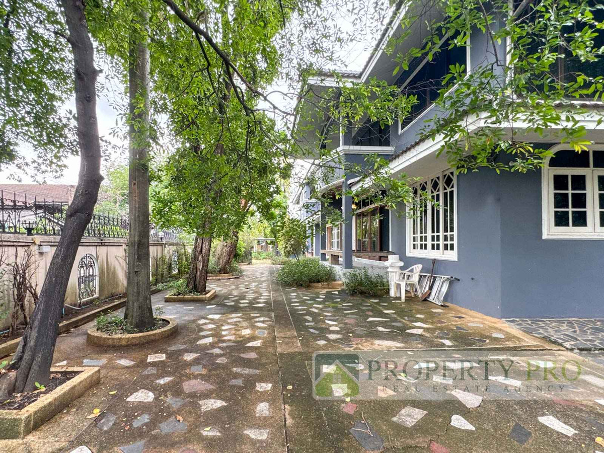 For SaleHouseChaengwatana, Muangthong : 2 Story Detached house for Sale Ban Sahakon Khehasathan 3 Soi Tiwanon-Pak Kret 22, 4 beds 4 baths 300 Sqw Near Pak Kert Bypass Chaeng Watthana Rama IV Bridge Expressway : KT26S-003