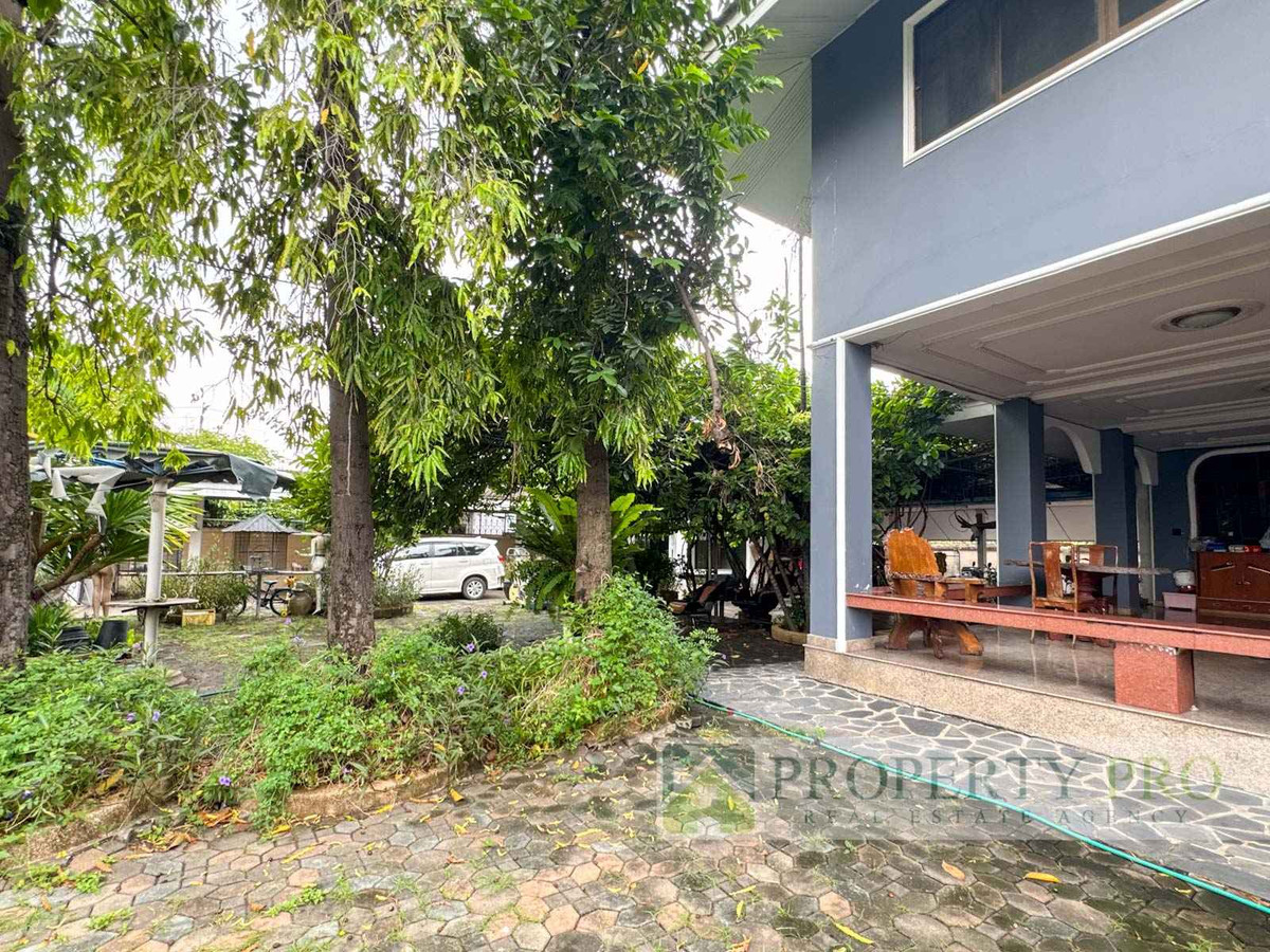 For SaleHouseChaengwatana, Muangthong : 2 Story Detached house for Sale Ban Sahakon Khehasathan 3 Soi Tiwanon-Pak Kret 22, 4 beds 4 baths 300 Sqw Near Pak Kert Bypass Chaeng Watthana Rama IV Bridge Expressway : KT26S-003