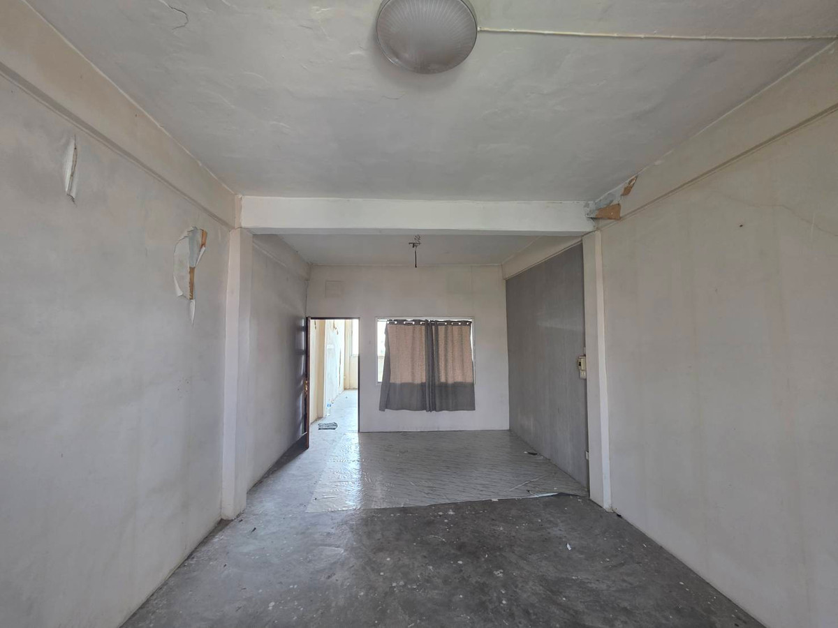 For RentShop HouseKasetsart, Ratchayothin : Commercial building for rent, near Senanikom BTS, only 3 minutes.