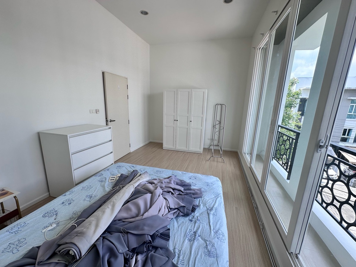 ให้เช่าบ้านพระราม 9 เพชรบุรีตัดใหม่ RCA : ให้เช่าบ้านพระราม9