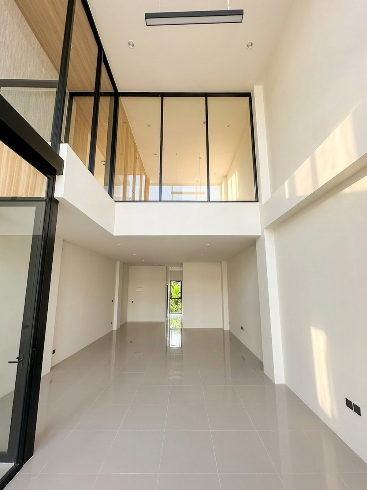 For SaleHome OfficeChaengwatana, Muangthong : Only 3 houses left, for those who decide first!! Bizhaus Chaengwattana, near Central Chaengwattana 300 meters, BTS 500 meters, near Si Rat Expressway. and Udon Ratthaya Expressway