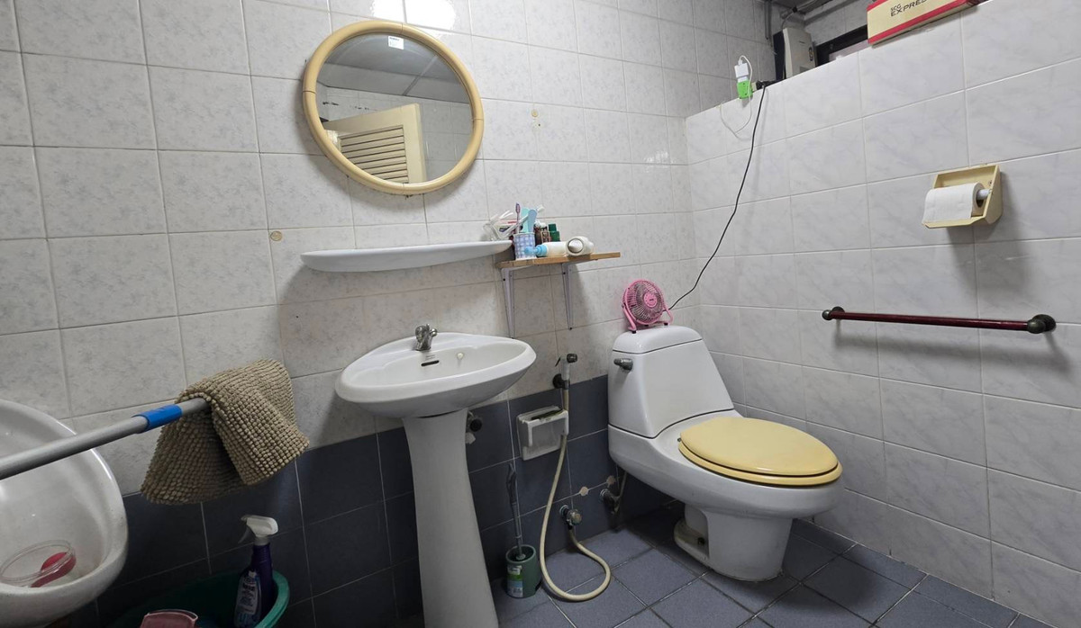 ขายบ้านนวมินทร์ รามอินทรา : ขายบ้านเดี่ยว 2 ชั้น หมู่บ้านแมกไม้ รามอินทรา ใกล้ซอยรามอินทรา 103/3 เขตคันนายาว เนื้อที่ 50 ตารางวา ฟังก์ชันภายในบ้าน 3 ห้องนอน 2 ห้องน้ำ 1 ห้องครัว 1 ห้องอเนกประสงค์ จอดรถได้ 2 คัน