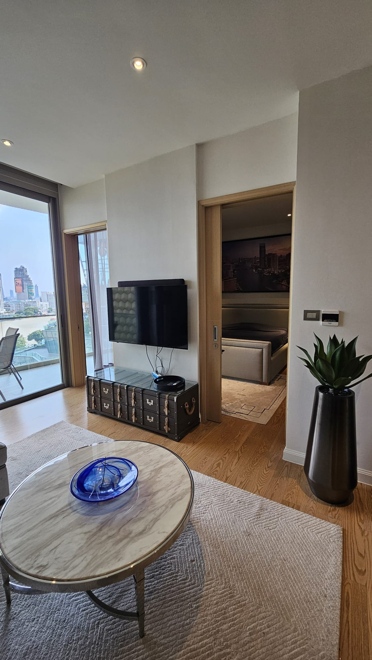 For RentCondoWongwianyai, Charoennakor : Luxury Riverside Living at Magnolias Waterfront | 79 SQ.M. with ICONSIAM View