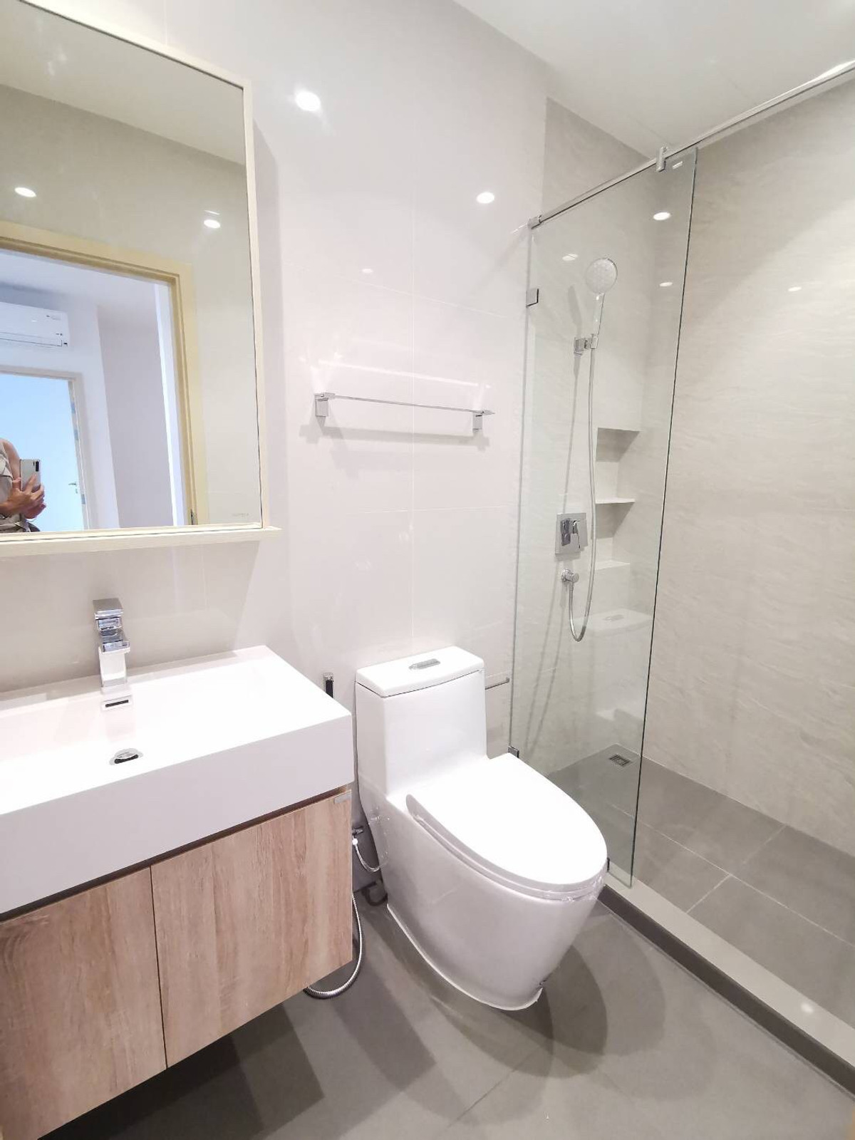 ให้เช่าคอนโดสุขุมวิท อโศก ทองหล่อ : ✨ สัมผัสประสบการณ์การอยู่อาศัยระดับพรีเมียม ใจกลางเอกมัย ในคอนโด Pet-Friendly สุดหรู นิยามใหม่ของความเรียบหรูสไตล์โมเดิร์นเจแปนนิส ที่ตอบโจทย์ความเป็นส่วนตัวสูงสุด