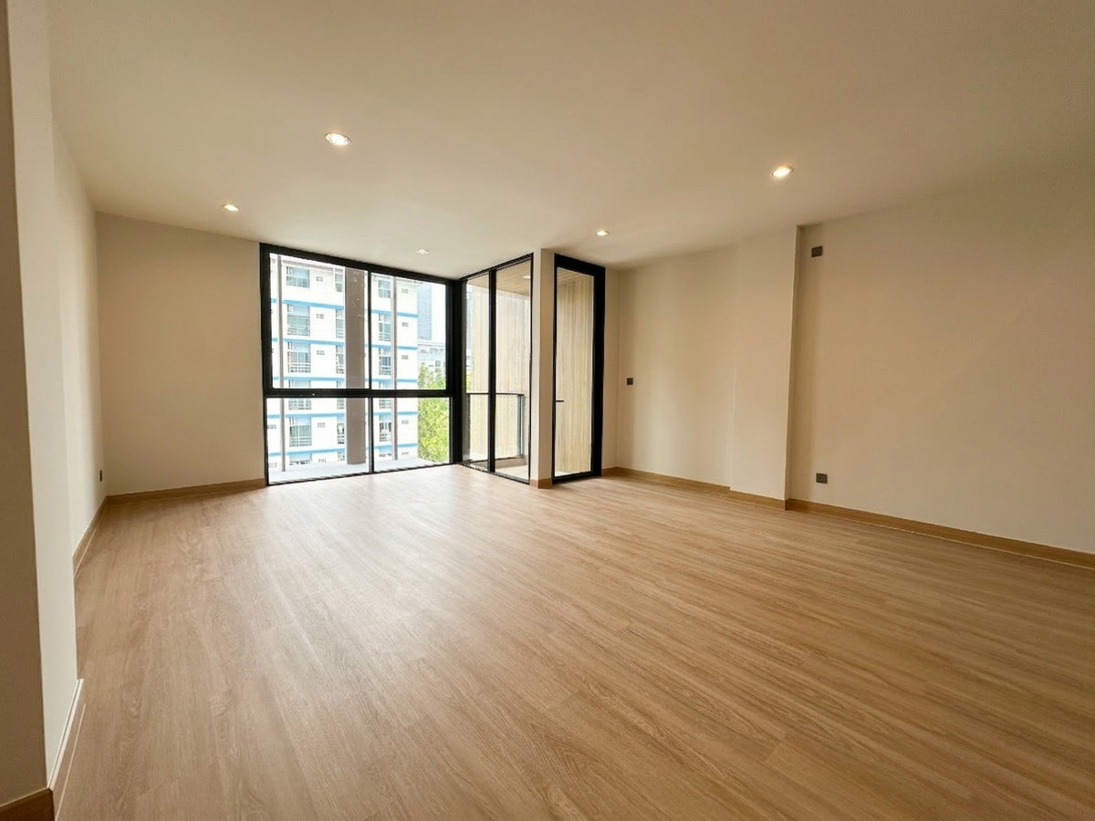 For SaleHome OfficeChaengwatana, Muangthong : Only 3 houses left, for those who decide first!! Bizhaus Chaengwattana, near Central Chaengwattana 300 meters, BTS 500 meters, near Si Rat Expressway. and Udon Ratthaya Expressway