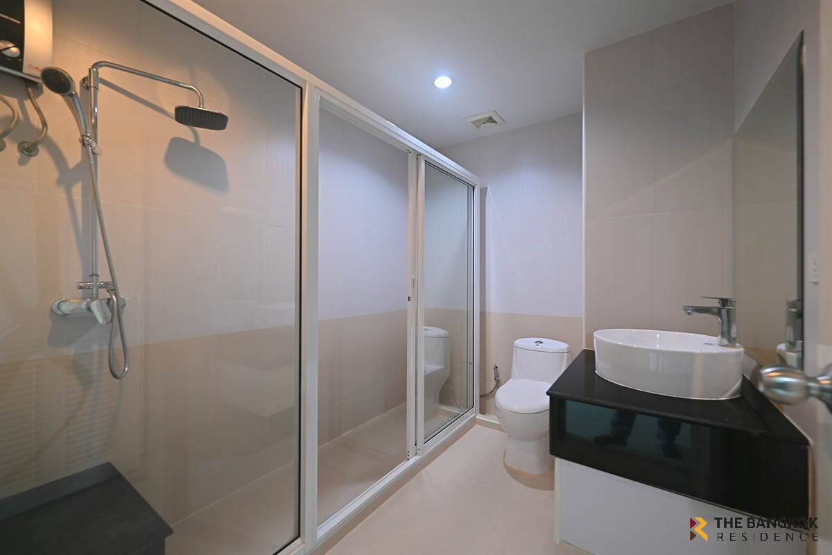 For RentCondoSukhumvit, Asoke, Thonglor :  Sukhumvit Living Town 🌅 Sunset Skyline Residence 🌆 Open View, Near MRT Phetchaburi 