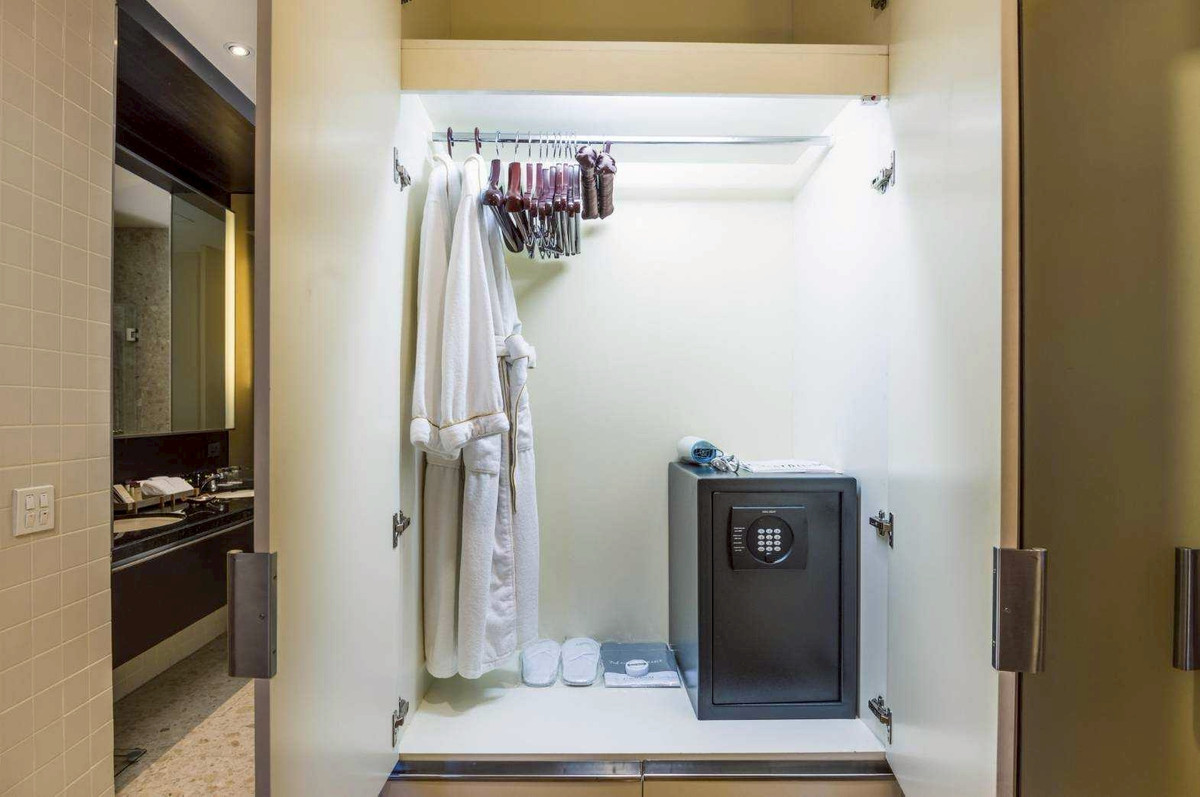 For RentCondoSukhumvit, Asoke, Thonglor : LTHC14555 – Condo for Rent | Emporium Suites by Chatrium | 200 sqm | 3 Beds 3 Baths | Near BTS Phrom Phong | 185K/Month | Condo for rent Emporium Suites