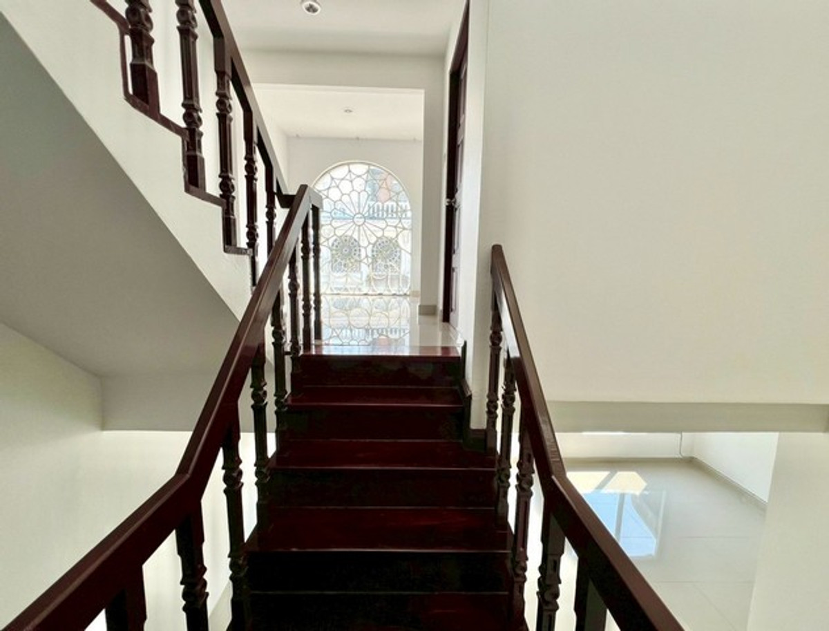 For RentTownhomeSukhumvit, Asoke, Thonglor : HR3259 Townhome, 4 floors, location, Rare Item! In the heart of Thonglor 49, suitable for living, home office, spacious usable area up to 250 sq m.