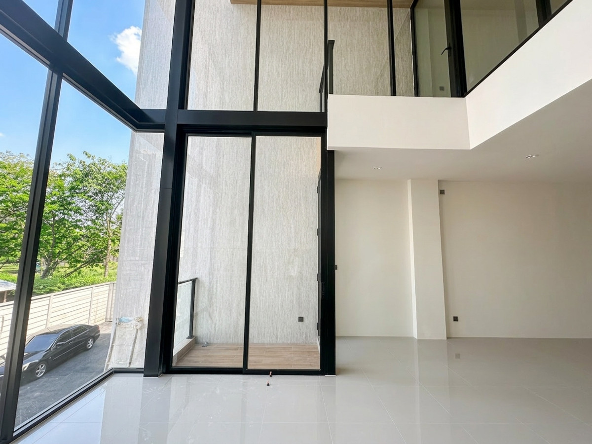 For SaleHome OfficeChaengwatana, Muangthong : Only 3 houses left, for those who decide first!! Bizhaus Chaengwattana, near Central Chaengwattana 300 meters, BTS 500 meters, near Si Rat Expressway. and Udon Ratthaya Expressway