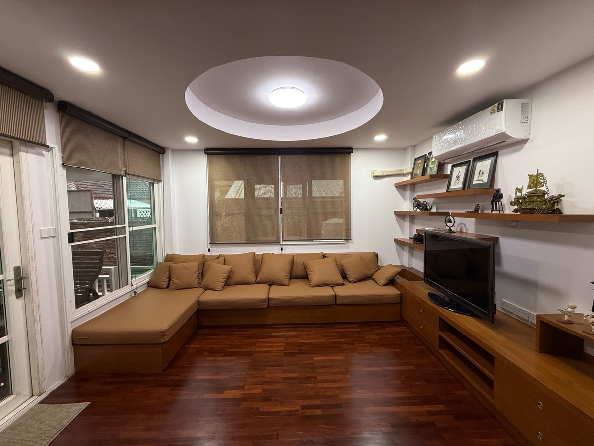 บ้านนนทบุรี บางใหญ่ บางบัวทอง : 🏡✨ ขาย / ให้เช่า บ้านเดี่ยวหรู พร้อมเข้าอยู่
📍 หมู่บ้านประดับดาว 3 ทำเลท่าอิฐ ปากเกร็ด นนทบุรี