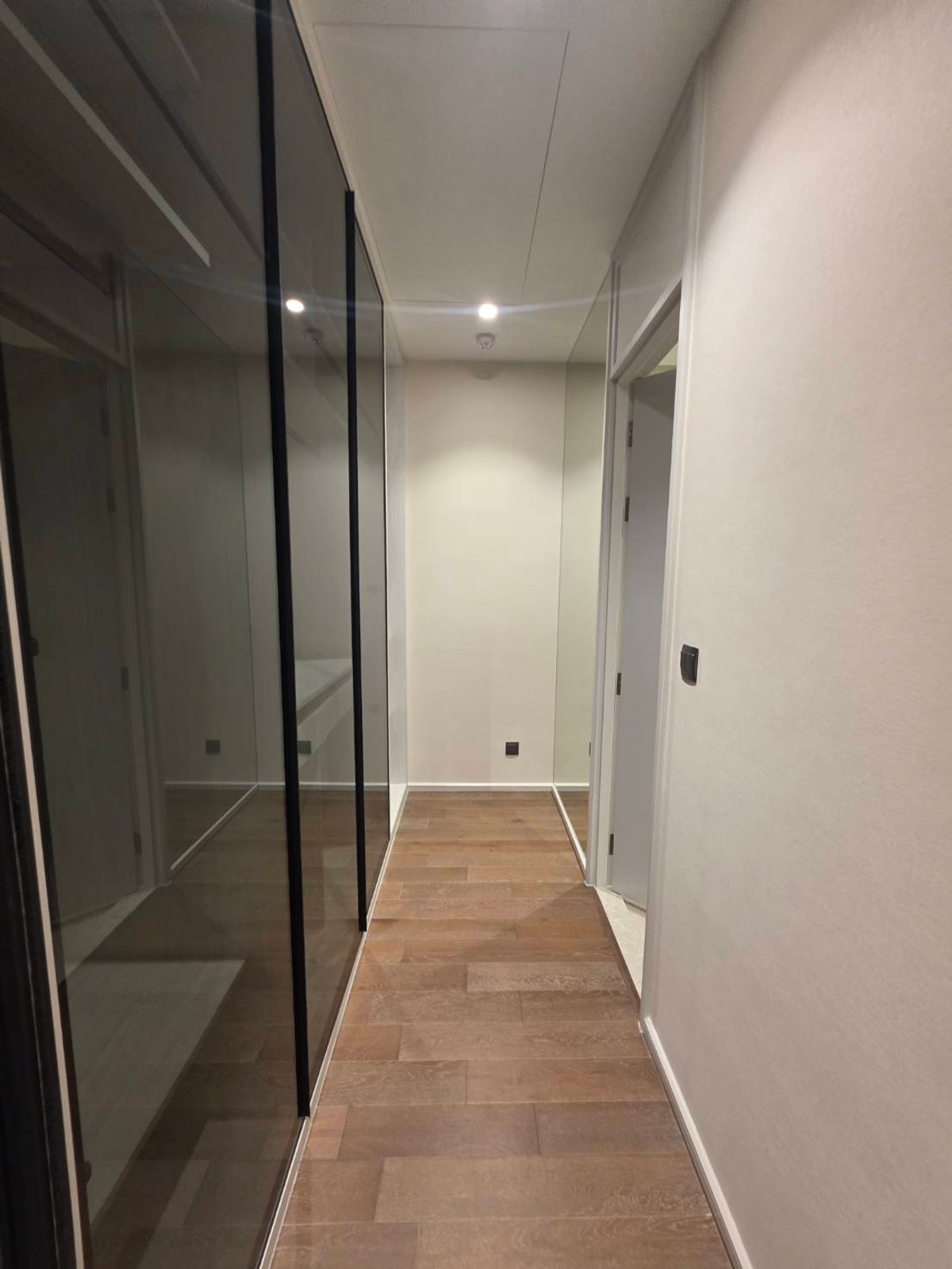 For SaleCondoWitthayu, Chidlom, Langsuan, Ploenchit : Muniq Langsuan: 1bed 1bath 57.5sqm. 23,000,000 transfer fee 50/50 Am: 0656199198