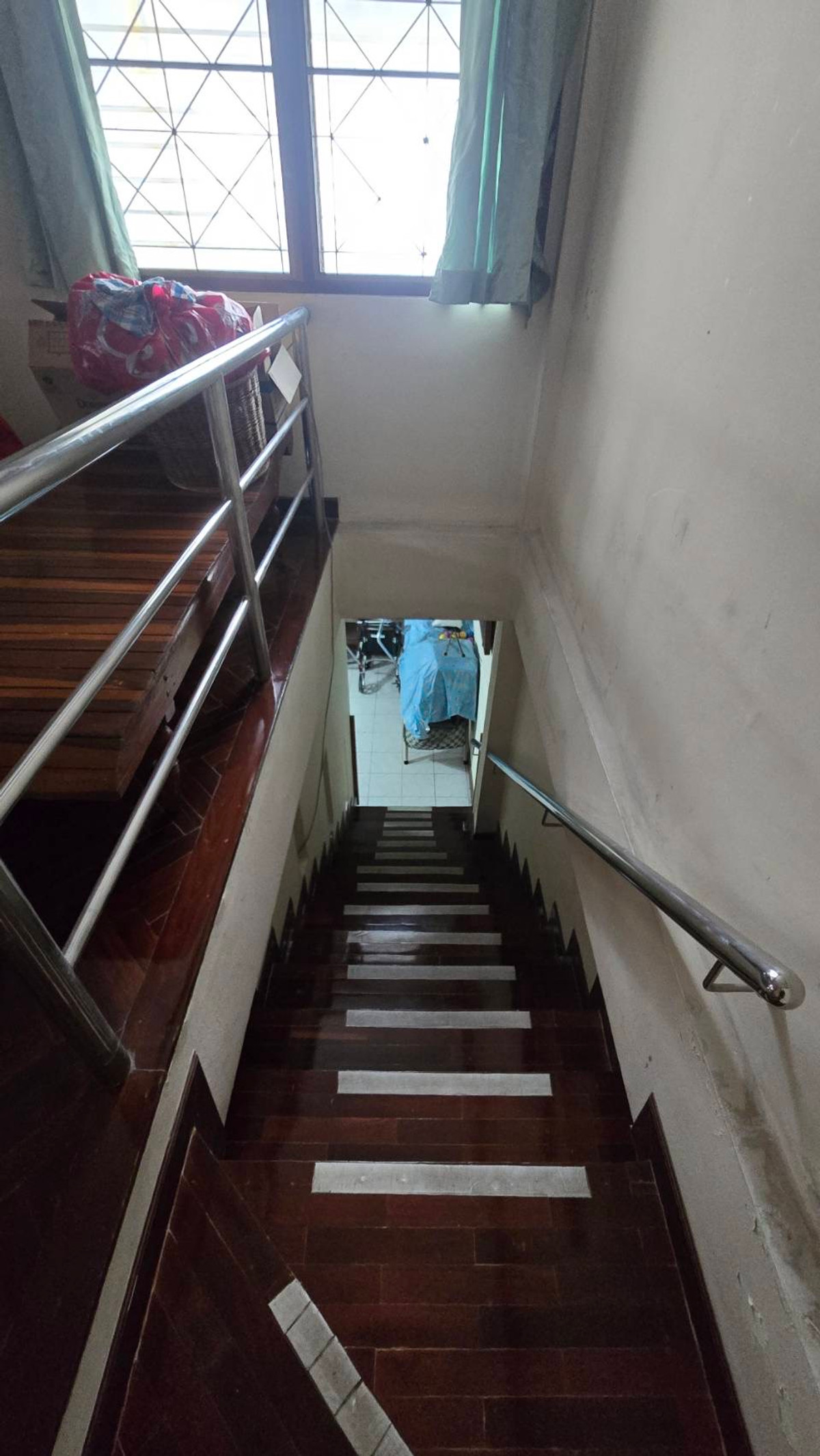 ขายบ้านนวมินทร์ รามอินทรา : ขายบ้านเดี่ยว 2 ชั้น หมู่บ้านแมกไม้ รามอินทรา ใกล้ซอยรามอินทรา 103/3 เขตคันนายาว เนื้อที่ 50 ตารางวา ฟังก์ชันภายในบ้าน 3 ห้องนอน 2 ห้องน้ำ 1 ห้องครัว 1 ห้องอเนกประสงค์ จอดรถได้ 2 คัน