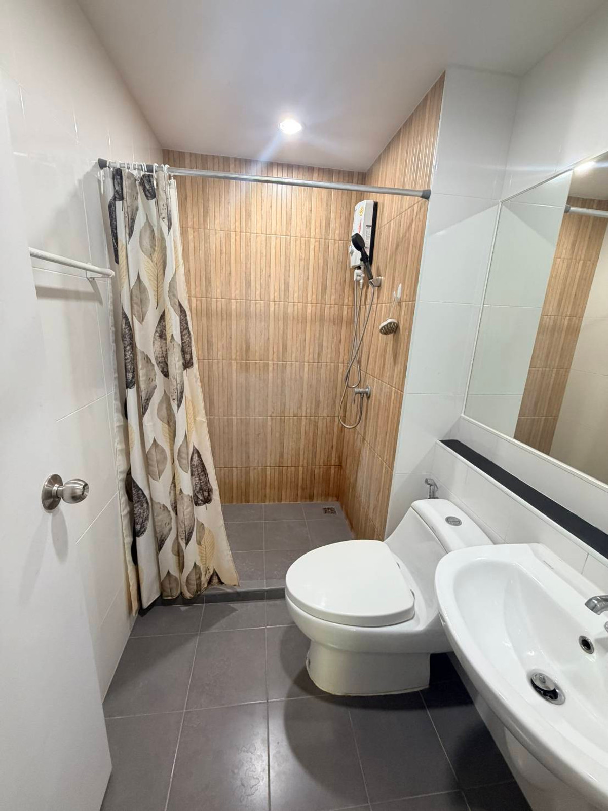 For RentCondoPattanakan, Srinakarin : For rent Hi Seacon Station Condo Soi Srinakarin 42 (Rt-01)