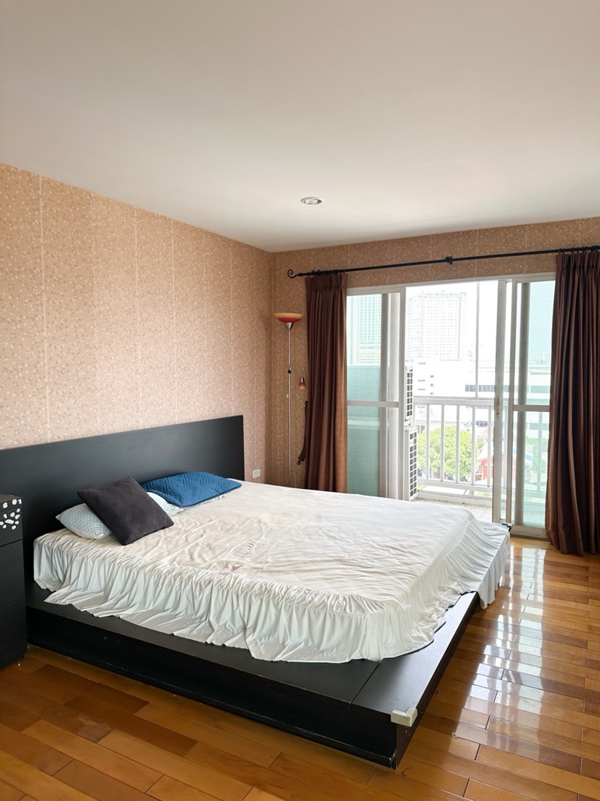 ขายคอนโดพัฒนาการ ศรีนครินทร์ : คอนโดติดMRT กว้าง 100 ตรม. ย่าน พระราม 9-ศรีนครินทร์